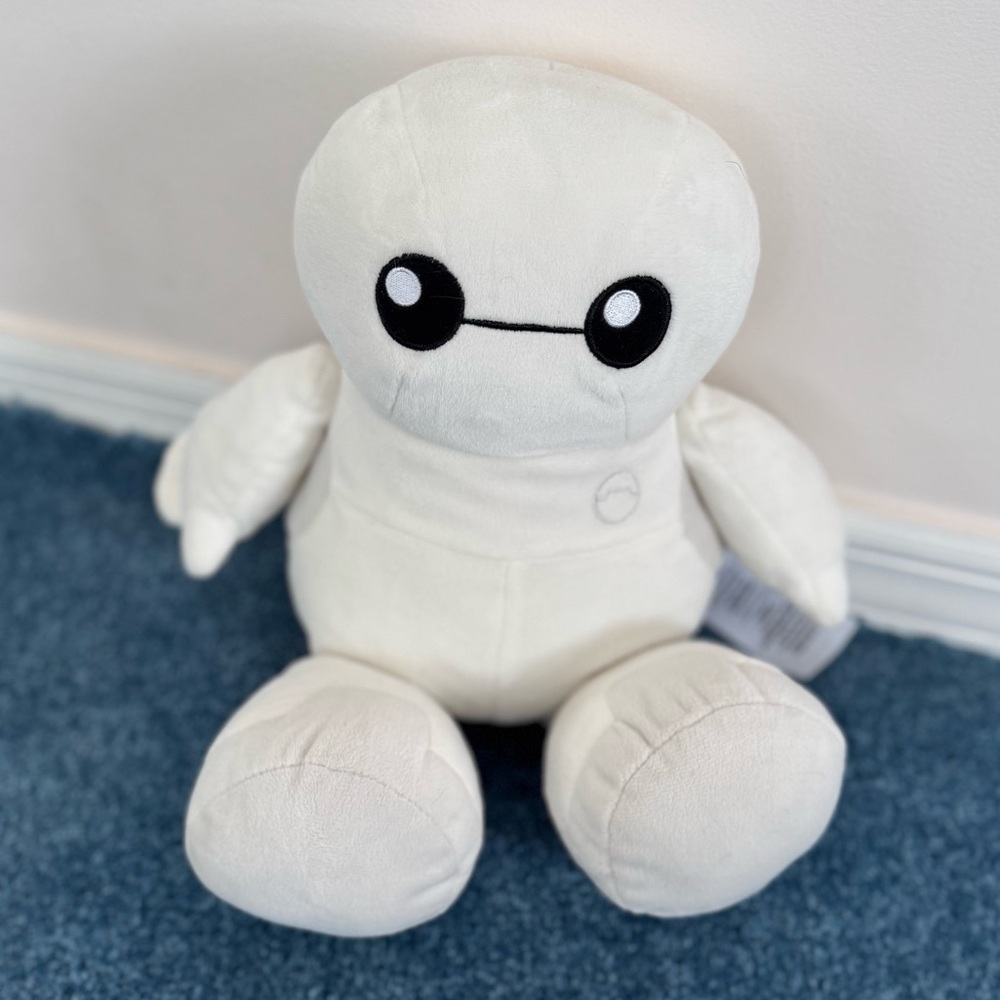 DISNEY | Baymax stuffed animal - like new!